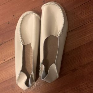 Cream driving shoes/loafers/2/$10